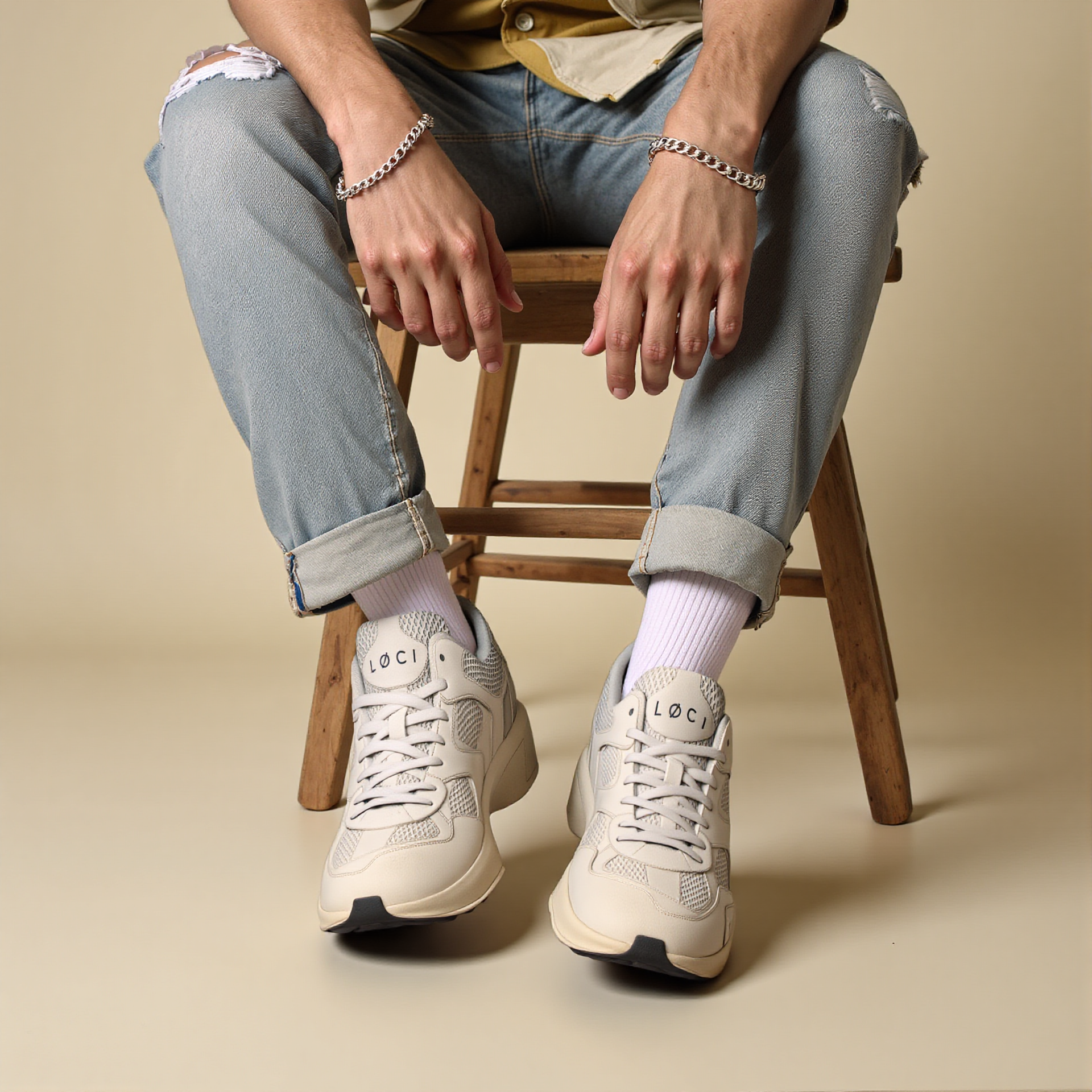 10 Fabrics That Keep Feet Dry and Odour-Free in White Trainers