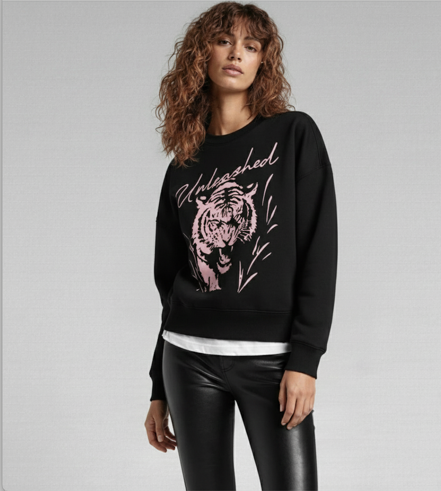 UNLEASHED X WOMEN'S SWEATER - BLACK