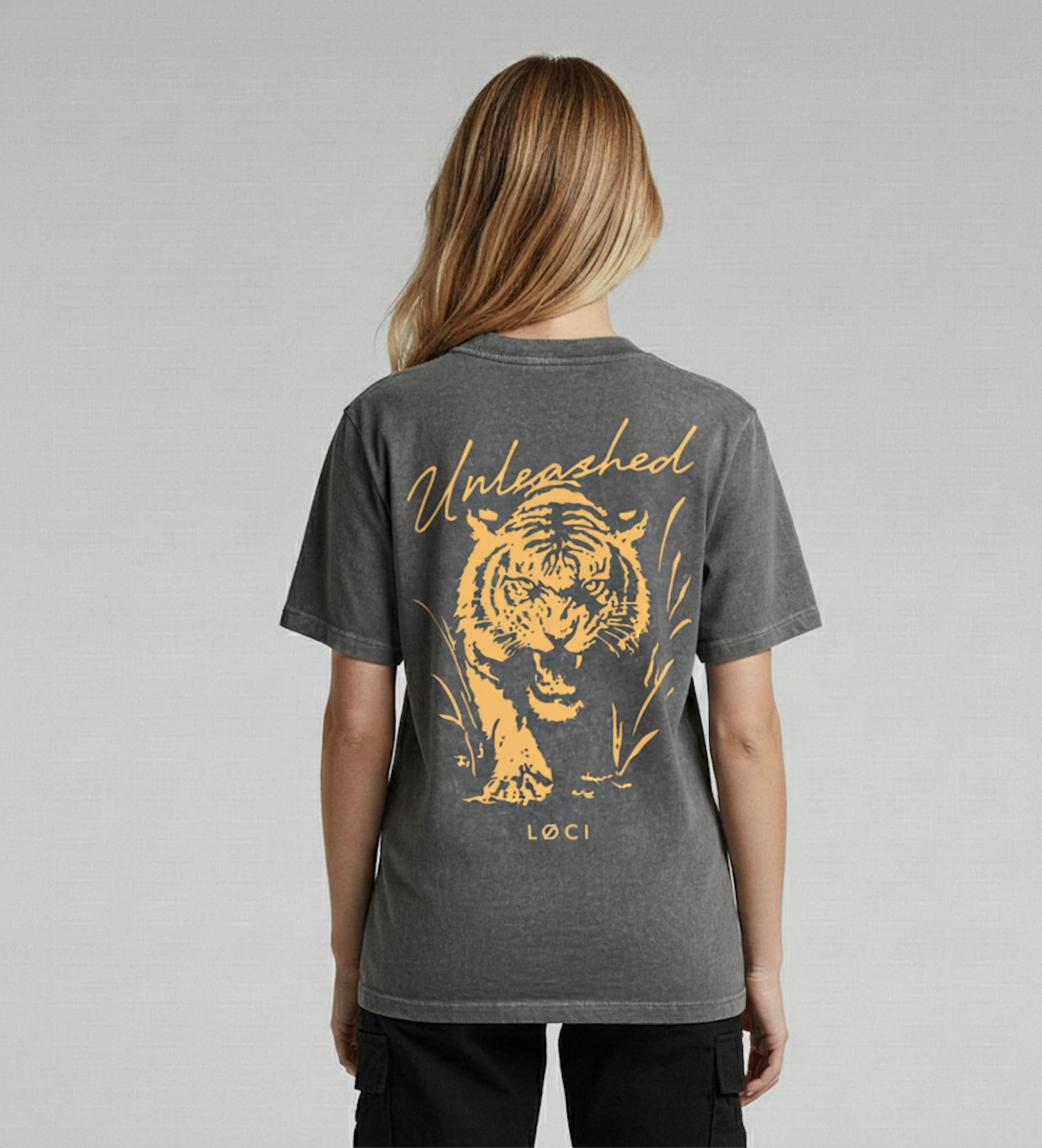 UNLEASHED WOMEN'S T-SHIRT - COAL STONE
